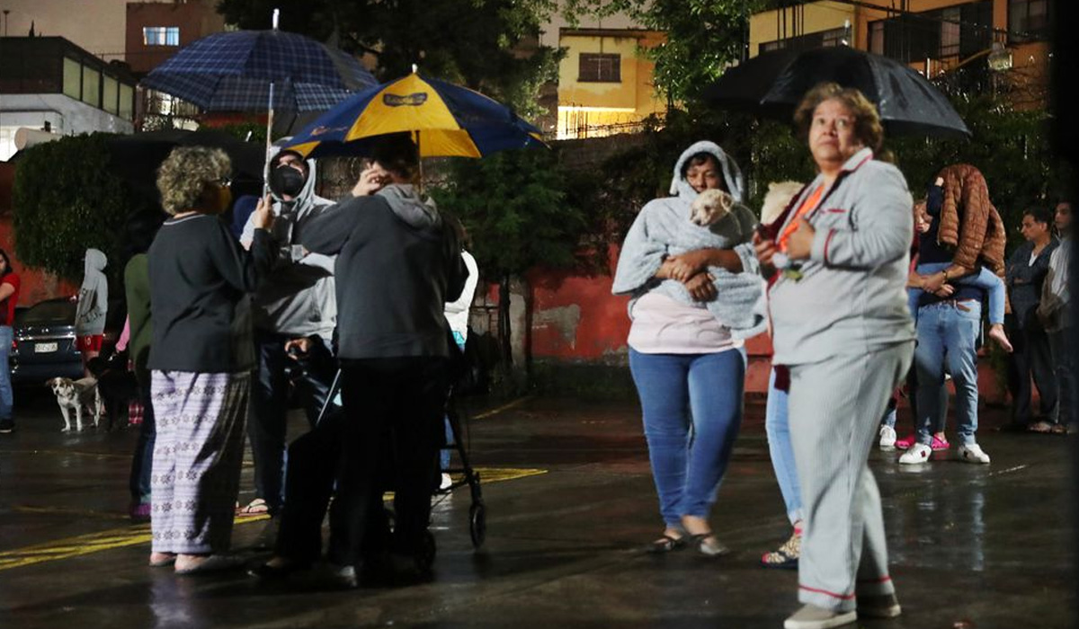 Powerful quake shakes southwest Mexico, 1 death reported